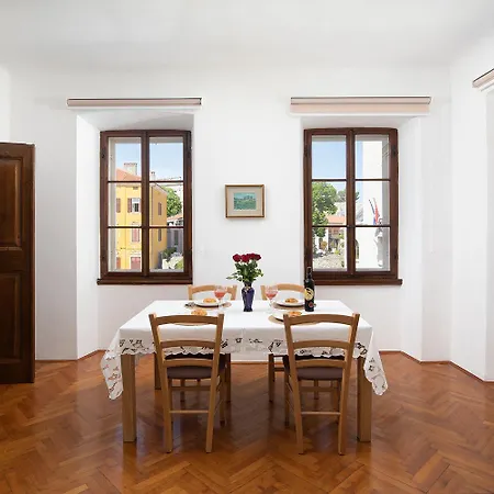 Zerostrasse View * プーラ