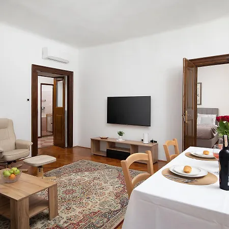 Zerostrasse View Apartman *